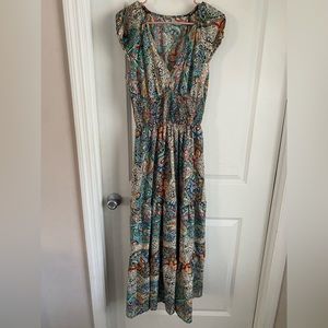 Beautiful Boho look! Very feminine with Ruffle bottom.